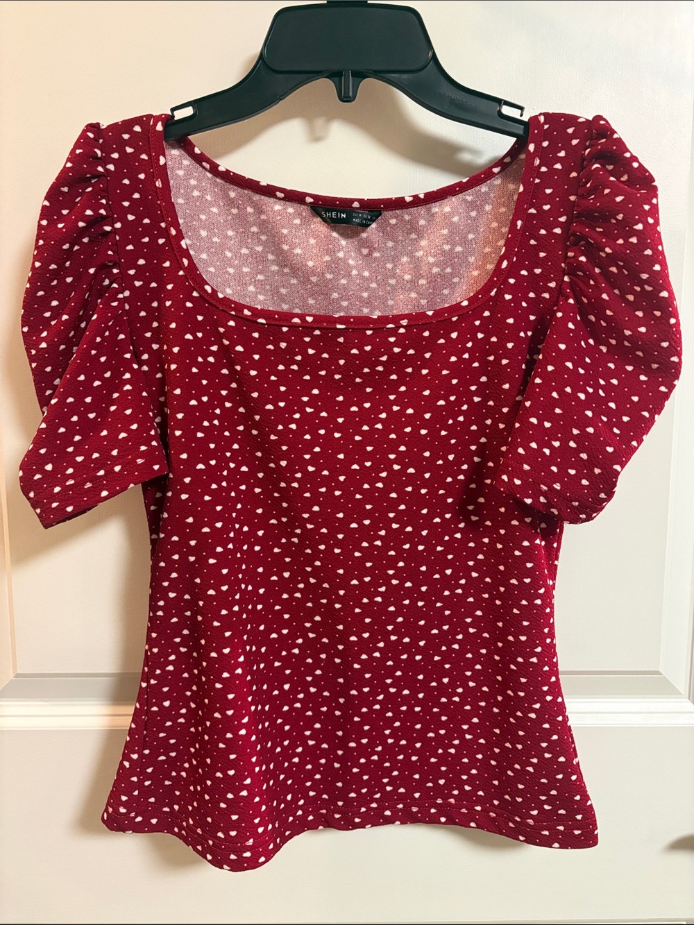 SHEIN Red Heart Print Puff Sleeve Square Neck Top